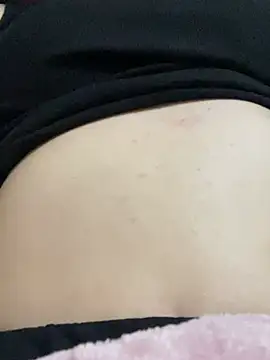 Snapshot of lealia699 chatting on March 4, 3:40 pm lealia699 online show from March 4, 3:40 pm