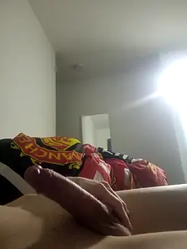 Snapshot of TooTa11 chatting on February 12, 2:39 am TooTa11 online show from February 12, 2:39 am