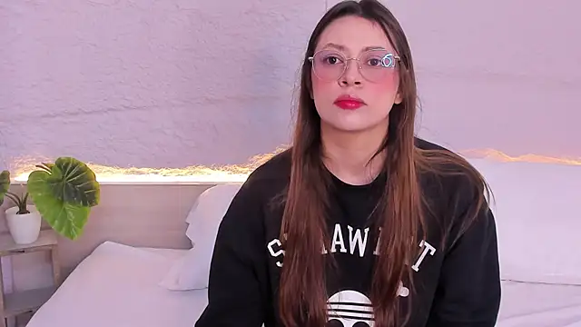 lanna 18  online show from February 5, 11:59 am