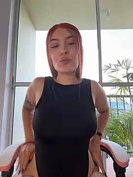 alesziarose  online show from April 12, 10:48 pm