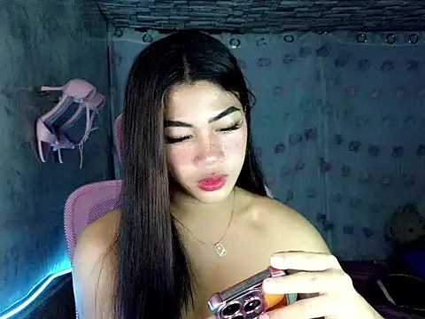 Margalona  online show from April 17, 5:27 pm