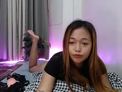 tastyardeline69 online show from May 3, 9:15 am