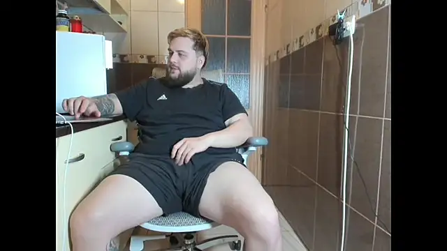 ashtondel online show from April 16, 2:01 am