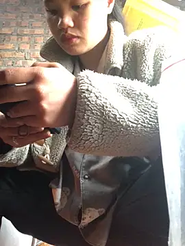 Snapshot of Minhkhue121 chatting on February 10, 2:15 am Minhkhue121 online show from February 10, 2:15 am