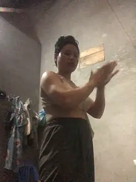 Snapshot of Minhkhue121 chatting on March 4, 12:33 pm Minhkhue121 online show from March 4, 12:33 pm