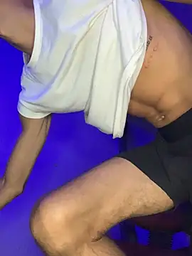 alexx 23cm online show from April 15, 10:10 pm