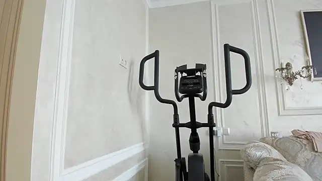 Snapshot of Judy__Hopps chatting on February 17, 7:27 am Judy Hopps online show from February 17, 7:27 am