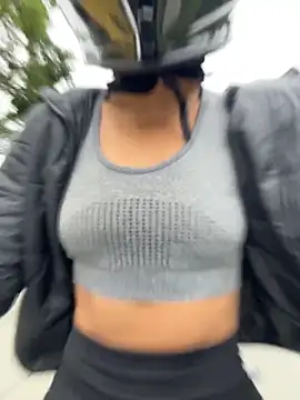 TaylorrHill online show from March 12, 7:31 pm