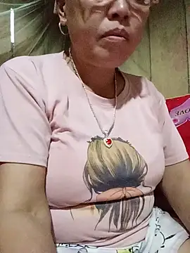 Snapshot of Agnes-baby chatting on June 29, 10:43 pm Agnes-baby online show from June 29, 10:43 pm