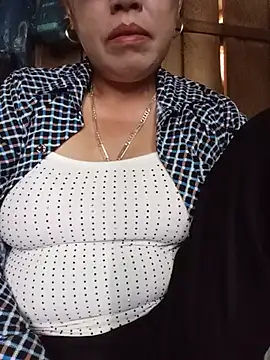 Snapshot of Agnes-baby chatting on July 1, 3:08 am Agnes-baby online show from July 1, 3:08 am