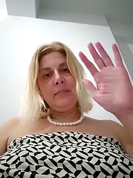 Amelia9798 online show from May 12, 6:05 pm
