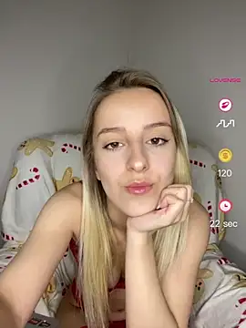 Snapshot of RahellaBlonde1 chatting on May 1, 7:40 pm RahellaBlonde1 online show from May 1, 7:40 pm