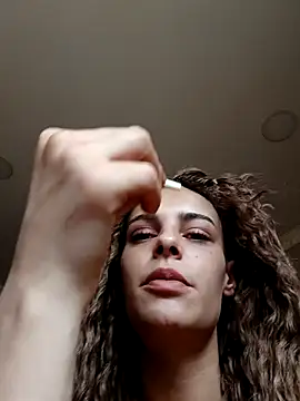 Snapshot of dear2002 chatting on January 18, 8:18 am dear2002 online show from January 18, 8:18 am