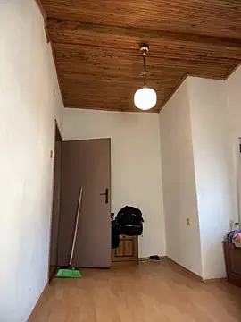 Snapshot of dear2002 chatting on February 25, 7:29 am dear2002 online show from February 25, 7:29 am