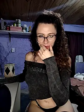 Nanucurlyxx online show from April 7, 7:58 pm