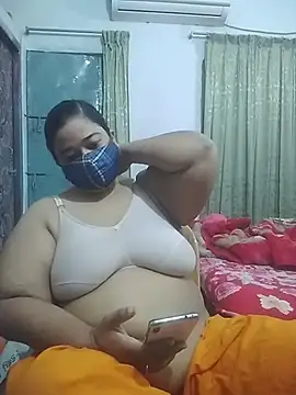 momo loves online show from March 8, 7:17 pm