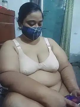 momo loves online show from April 17, 9:45 am