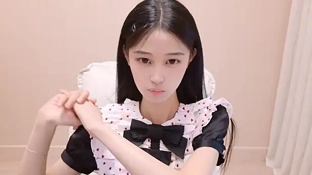 iiiiiiiiiu online show from May 24, 1:38 pm