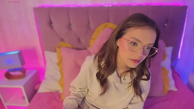 alyy cut3 online show from February 10, 1:26 pm