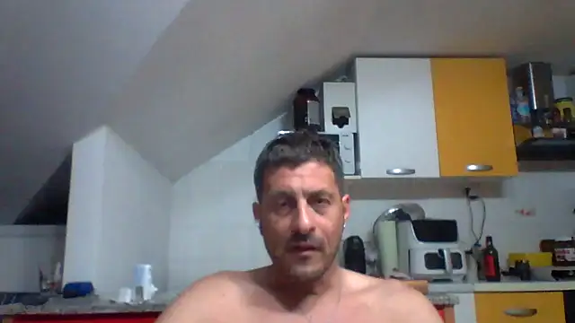 Snapshot of colosone chatting on June 5, 10:26 pm colosone online show from June 5, 10:26 pm