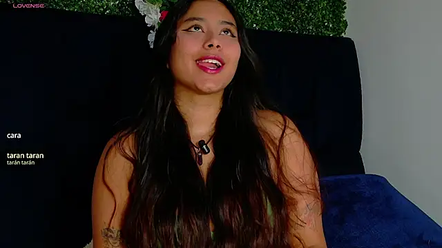 Snapshot of AnnaSmiles chatting on May 2, 7:19 pm AnnaSmiles online show from May 2, 7:19 pm