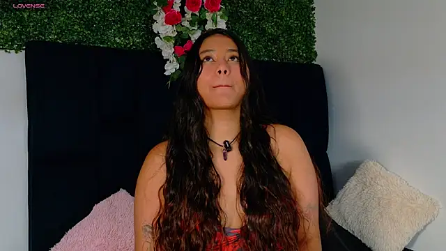 Snapshot of AnnaSmiles chatting on May 5, 4:15 pm AnnaSmiles online show from May 5, 4:15 pm