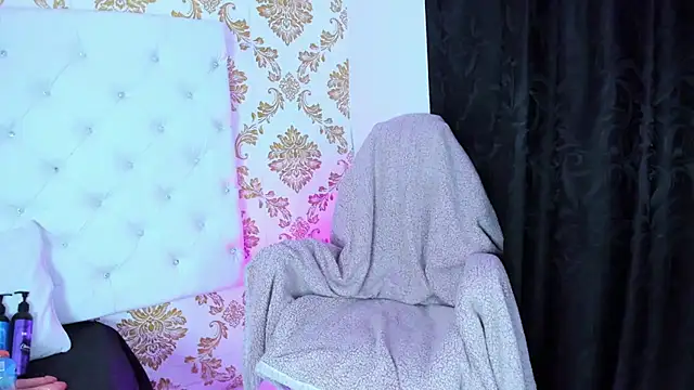 Snapshot of pinky__bunny chatting on July 1, 2:35 am pinky bunny online show from July 1, 2:35 am