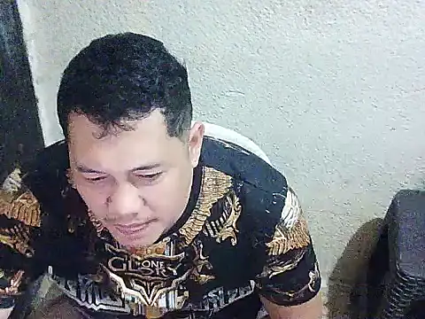 UrAsianGuy90 online show from April 16, 10:38 am