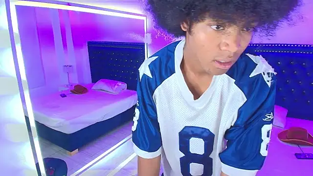 Cristal and luke online show from April 2, 3:26 am