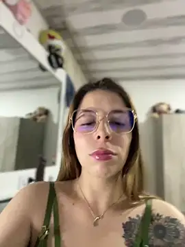 NatalyPinky online show from May 15, 11:01 pm