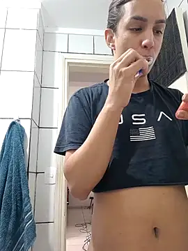 ofjuliaa online show from February 25, 5:33 pm