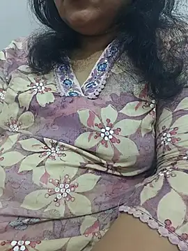 piryasharma005 online show from May 7, 3:06 pm