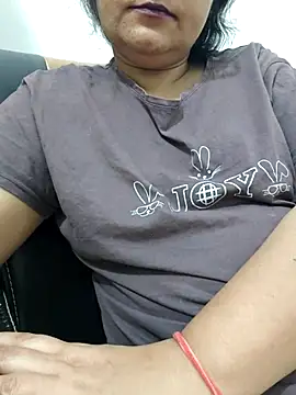 piryasharma005 online show from May 9, 6:57 pm