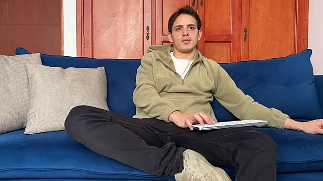 Enzho liam online show from February 6, 5:05 pm