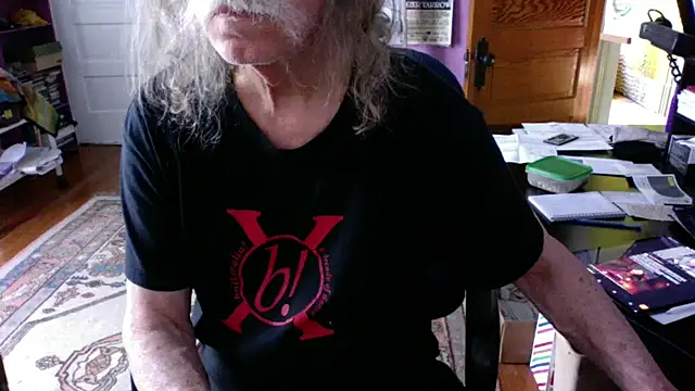 LickYourYoni online show from May 21, 8:27 pm
