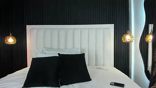 PandoraMiller online show from March 31, 5:02 pm