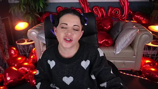 Snapshot of Dafni_Monn chatting on February 7, 6:39 am Dafni Monn online show from February 7, 6:39 am