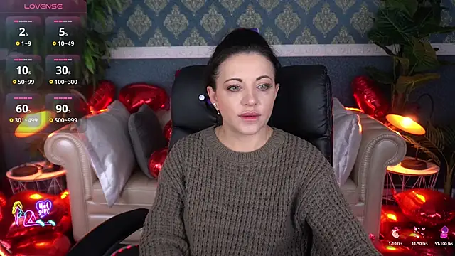 Snapshot of Dafni_Monn chatting on February 10, 6:39 am Dafni Monn online show from February 10, 6:39 am