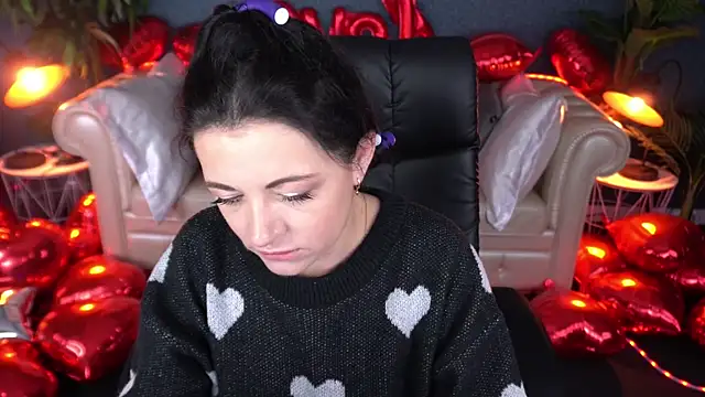 Snapshot of Dafni_Monn chatting on February 11, 6:51 am Dafni Monn online show from February 11, 6:51 am