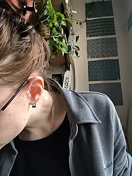 Shy Bamby online show from May 30, 8:44 am