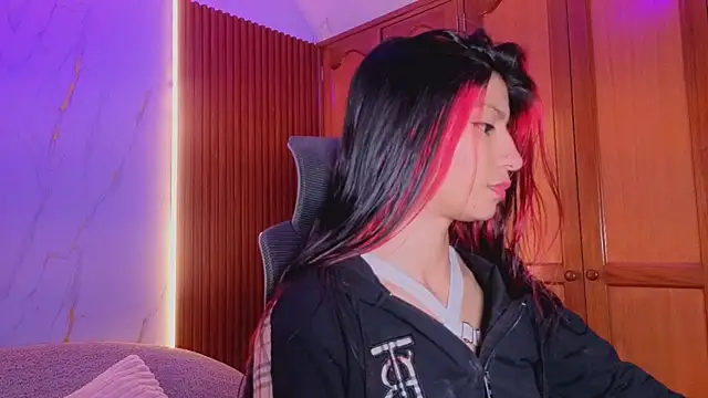 dulcetorresvg online show from April 17, 3:09 am