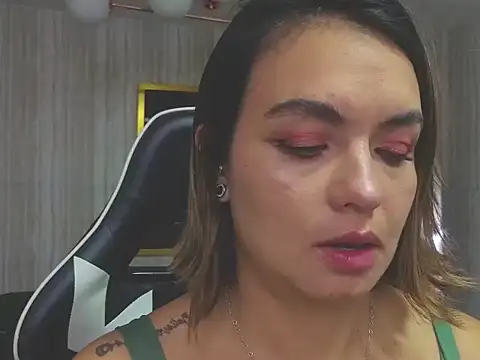 Snapshot of zarcasutra_t chatting on January 18, 12:42 pm zarcasutra t online show from January 18, 12:42 pm