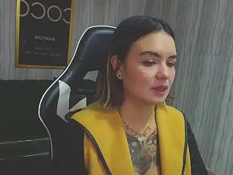 Snapshot of zarcasutra_t chatting on January 19, 12:42 pm zarcasutra t online show from January 19, 12:42 pm