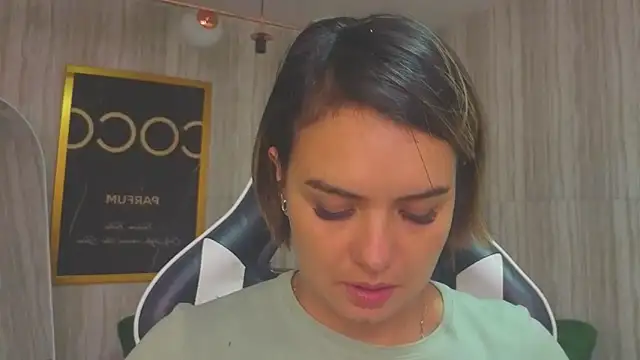 Snapshot of zarcasutra_t chatting on February 3, 12:43 pm zarcasutra t online show from February 3, 12:43 pm