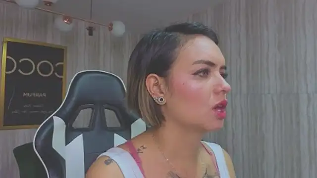 Snapshot of zarcasutra_t chatting on February 4, 12:44 pm zarcasutra t online show from February 4, 12:44 pm