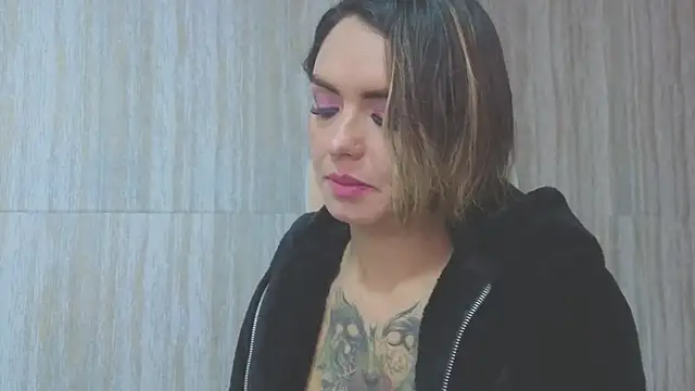 Snapshot of zarcasutra_t chatting on February 5, 12:43 pm zarcasutra t online show from February 5, 12:43 pm