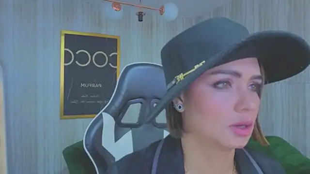 Snapshot of zarcasutra_t chatting on February 19, 12:56 pm zarcasutra t online show from February 19, 12:56 pm