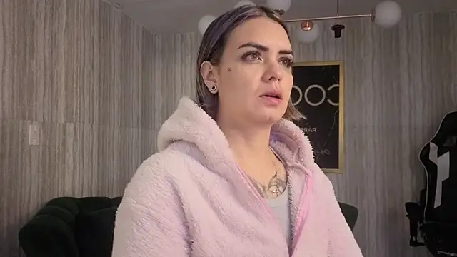 Snapshot of zarcasutra_t chatting on March 2, 12:56 pm zarcasutra t online show from March 2, 12:56 pm