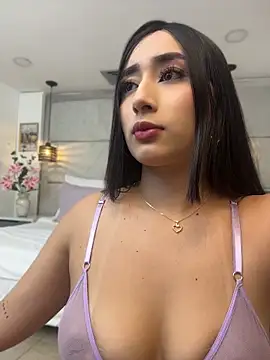 Snapshot of IvonneOwen chatting on June 6, 12:38 am IvonneOwen online show from June 6, 12:38 am