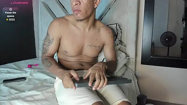 Snapshot of antonio_aguilarx chatting on March 4, 1:11 am antonio aguilarx online show from March 4, 1:11 am